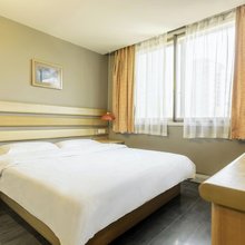 布丁严选酒店(海宁西山路火车站店)
