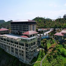 乐业龙云山茶园酒店