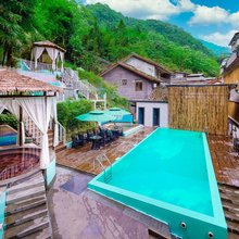青城山花与溪深林亲子度假民宿(泰安古镇景区店)