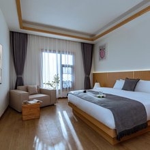香格里拉勒楚楠仓民宿(独克宗古城店)