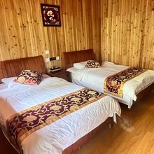 峨眉山聚鑫苑木屋休闲山庄