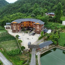 鹤峰屏山嘎嘎农庄