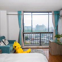 逸湾小筑民宿(银泰新都汇店)