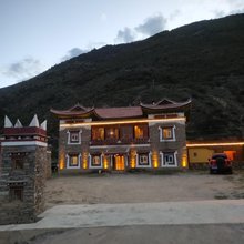 康定上木居阿卡民宿