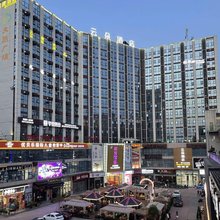 云朵酒店(南充不夜城西华师范大学华凤校区店)