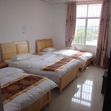 元谋浪巴铺土林席草地农家乐