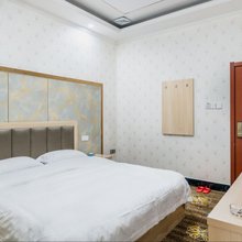 宝来假日酒店(中央城店)