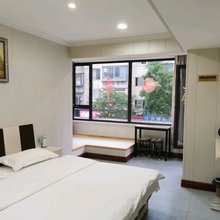 胡同客栈(大连东港商务区店)