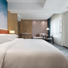海澜宁邸民宿(新海港码头会展中心店)