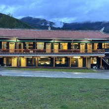 康定雪音阁庄园民宿(甲根坝镇店)