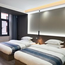 大源酒店(禄劝掌鸠河公园店)