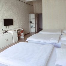 红河凹腰山酒店