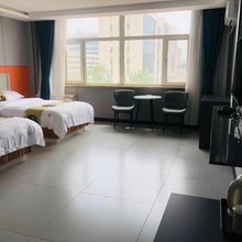 多伦华庭商务酒店
