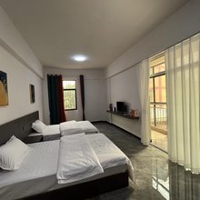 景洪艾宰泰客栈(嘎洒机场高铁店)