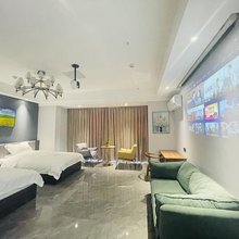 依朵云酒店(经开万达广场高铁站店)