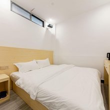 广州月亮湾公寓(江南市场聚龙地铁站店)