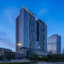 西安沣东丝路中心亚朵酒店
