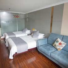 天悦酒店(镇江火车站万达广场店)