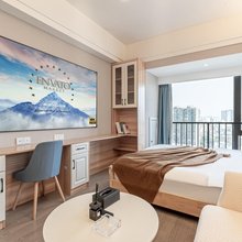 麒邻观影轻奢自助公寓(人民北路地铁站店)