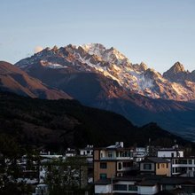 予暮|山山而川·NeveRibeira雪山观景度假民宿(束河古镇店)