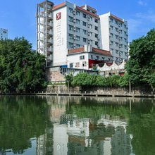 懿江酒店(万盛汽车站店)
