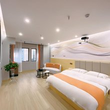 路易斯酒店(周南中学秀峰山地铁站店)