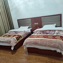 理县新与诺民宿