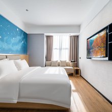 丰华四季酒店(深圳大学粤海校区南山地铁站店)
