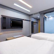 希欢酒店(定兴大钟寺购物广场燕兴公园店)