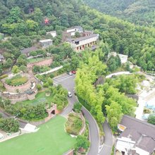 安吉巴滋墩度假山庄