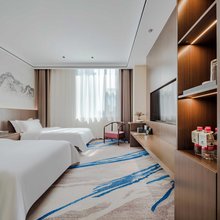 华港商务酒店(太原万国汽贸园晋阳湖店)