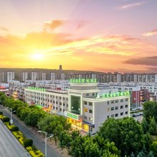 固原市恐龙当家智能酒店(原州区六盘乐园店)