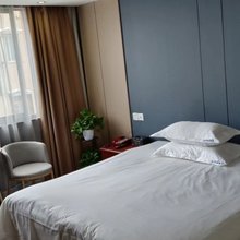 德清英才商务宾馆(德清西站店)