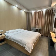 洛宁888商务酒店