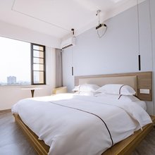 青山驿酒店