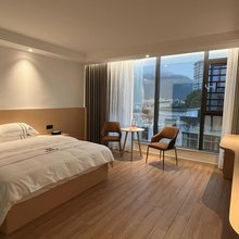 华瑞酒店(沙道沟镇店)