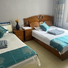 成都三三民宿