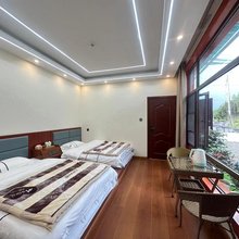 巴松措德英精品客栈