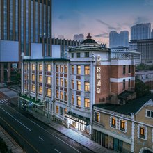 天津五大道小白楼地铁站轻居酒店