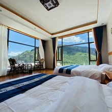 扎尕那经幡客栈