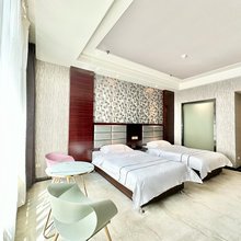 紫金商务酒店(乌鲁木齐市十二师高级中学店)