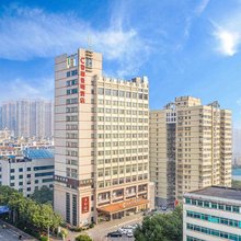 春和景明酒店(长沙火车站万家丽广场地铁站店)