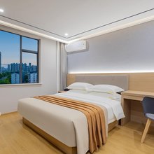 云季云PLUS酒店(襄阳火车站大庆东路店)