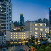青岛金沙滩石油大学亚朵酒店