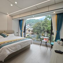 映山春舍