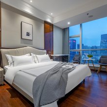 半夏公寓酒店(金铂湾江陵路地铁站店)