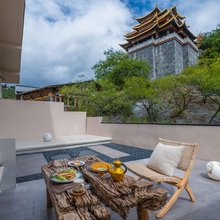 无夏而立·安禺|Sum·Less梵境核心视野藏地美宿(大佛寺转经筒店)
