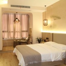 艾紫芸阁民宿(万州北站店)