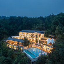 青城山初见山野温泉酒店