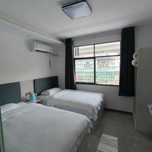 龙霖商务酒店(酉阳汽车北站店)